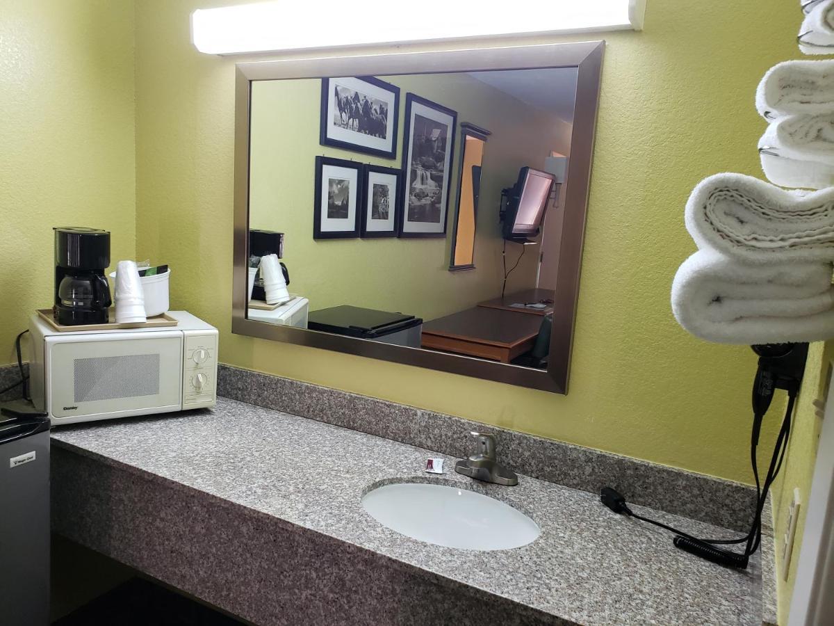Regency Inn Taylor Bagian luar foto
